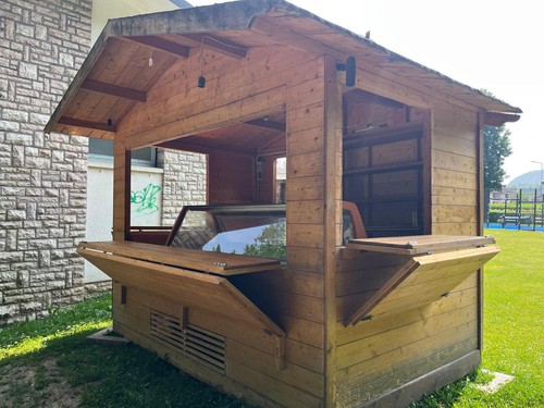 Casetta legno usata - in,